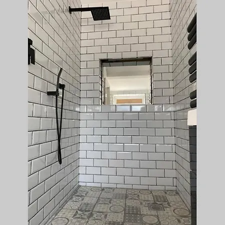 Luxury Studio With Private Gated Parking * Bristol